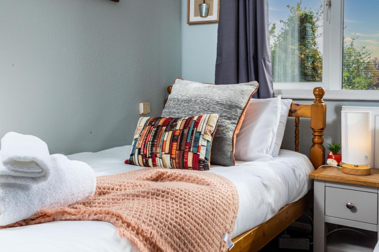 Perfect For Contractors - Canterbury - Free Parking - Ultra Wifi Екстериор снимка